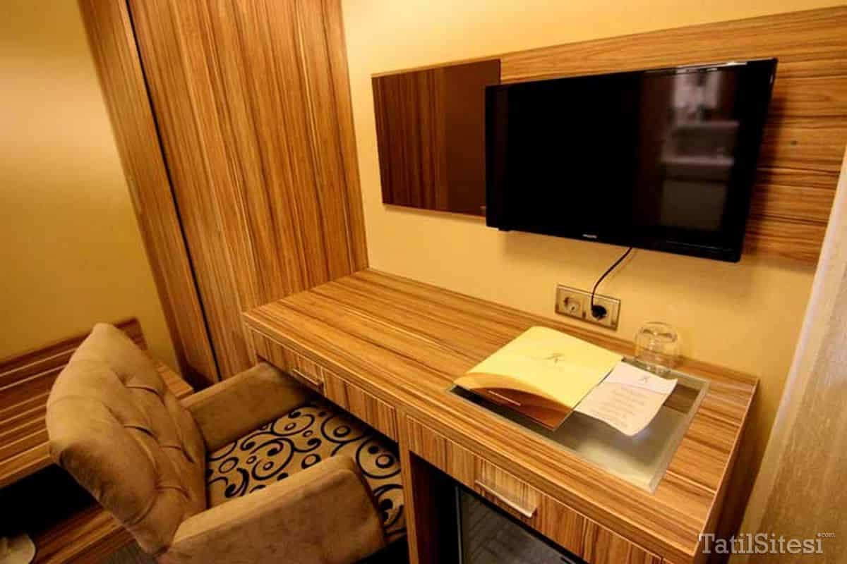 The Rise Aron Business Hotel